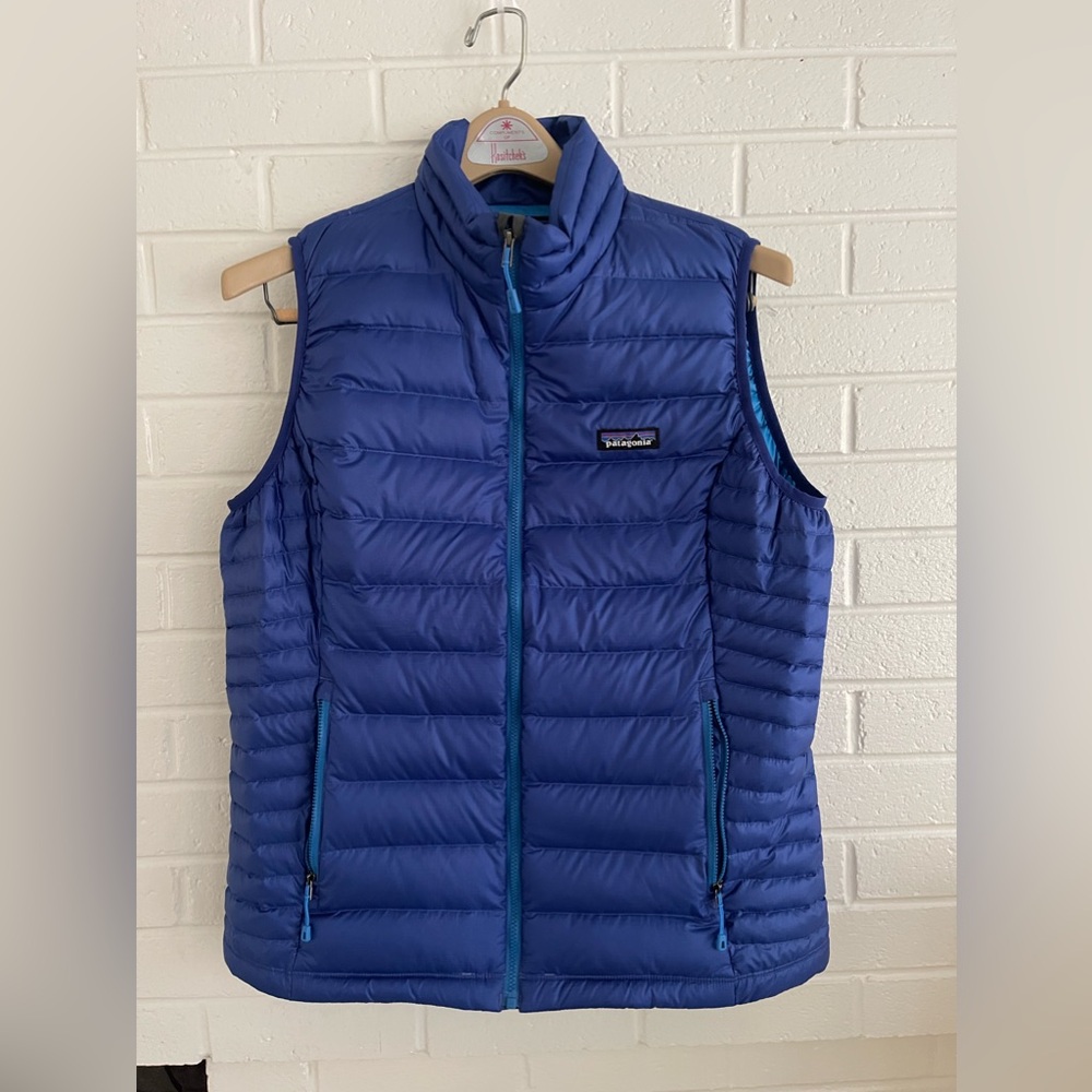 Patagonia women’s down vest. Size L. EUC; like new! Lightweight warmth.